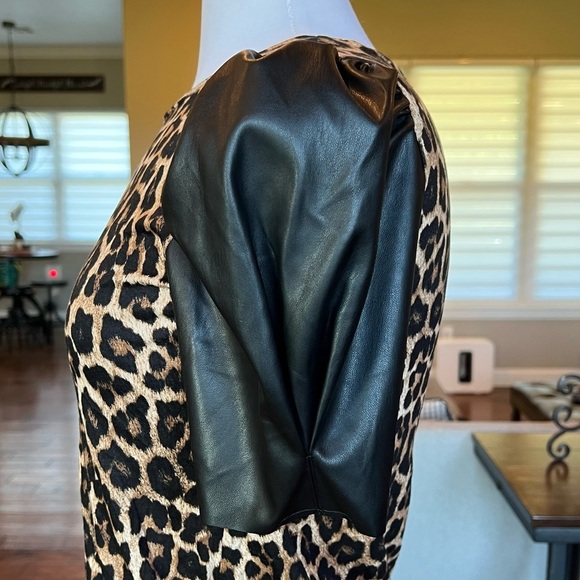 NWT Michael Kors Leopard Print Vegan Faux Leather Sleeve Top Shirt P/S Small - Picture 14 of 14